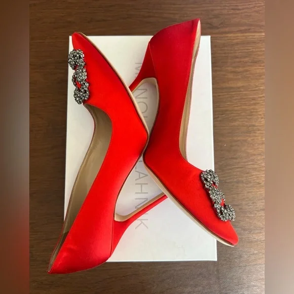 Manolo Blahnik Hangisi 105 Satin Pumps - Picture 4 of 6